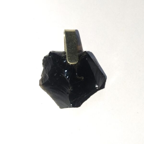 DIJE OBSIDIANA EN BRUTO - ¨PROTECCIÓN¨ Y ¨CHAKRA RAIZ¨
