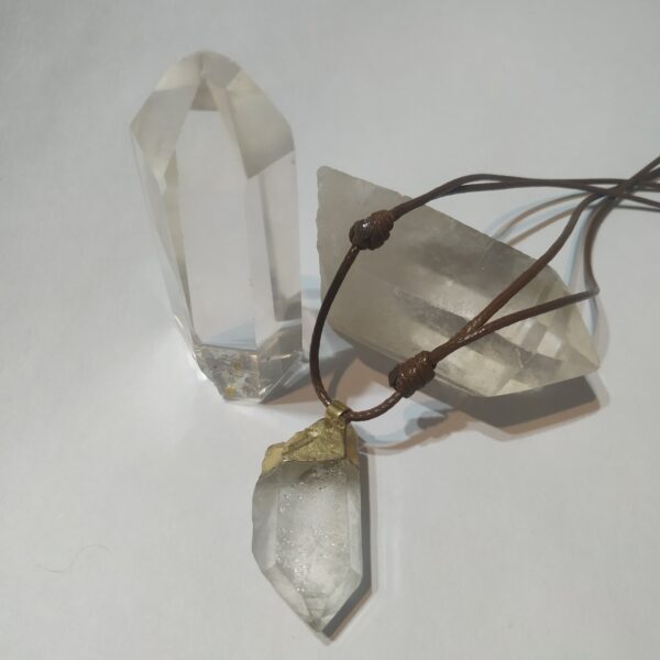 DIJE PUNTA DE CUARZO CRISTAL